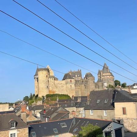 Appartement Calme Et Cosy Proche Centre Vue Chateau Вітре Екстер'єр фото