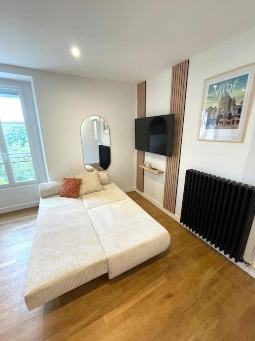 Appartement Calme Et Cosy Proche Centre Vue Chateau Вітре Екстер'єр фото