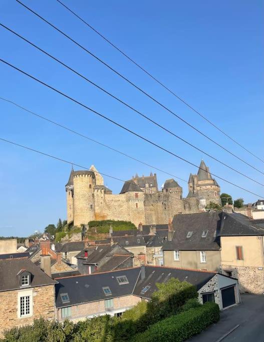 Appartement Calme Et Cosy Proche Centre Vue Chateau Вітре Екстер'єр фото